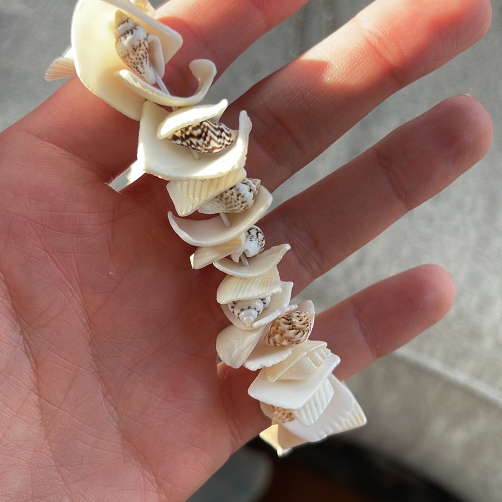 Shell bracelet - Picture 2 of 3